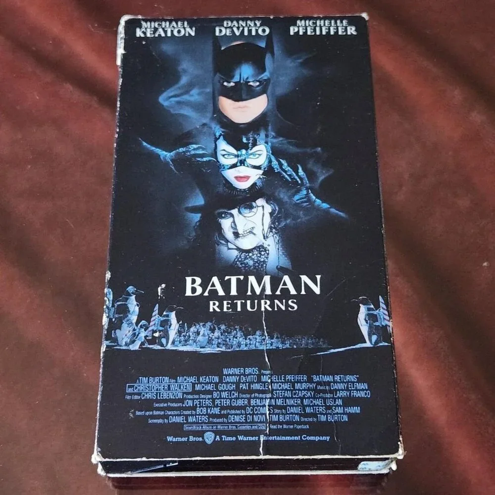 Batman Returns - 1992 - VHS tape. Danny DeVito, Michael Keaton